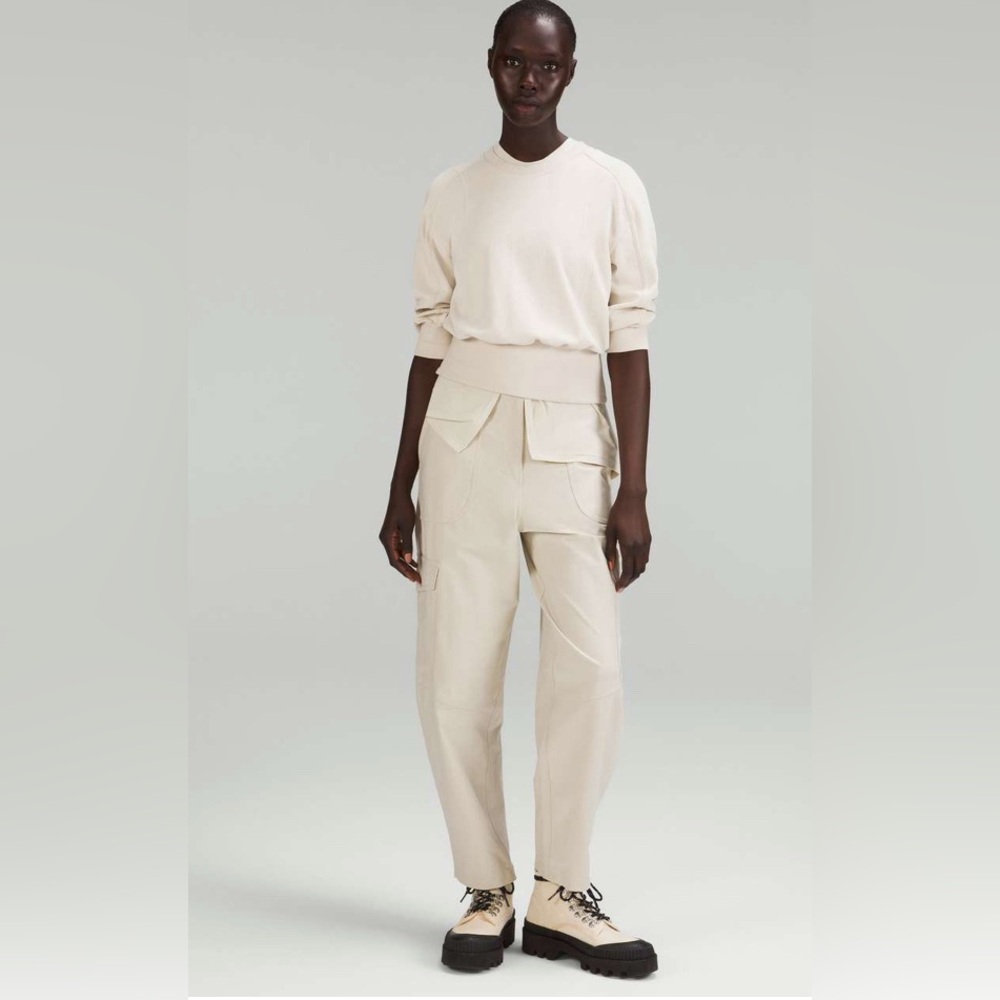 Lululemon $148 Light Utilitech Cargo Pocket High Rise size 33 (14)Natural Ivory